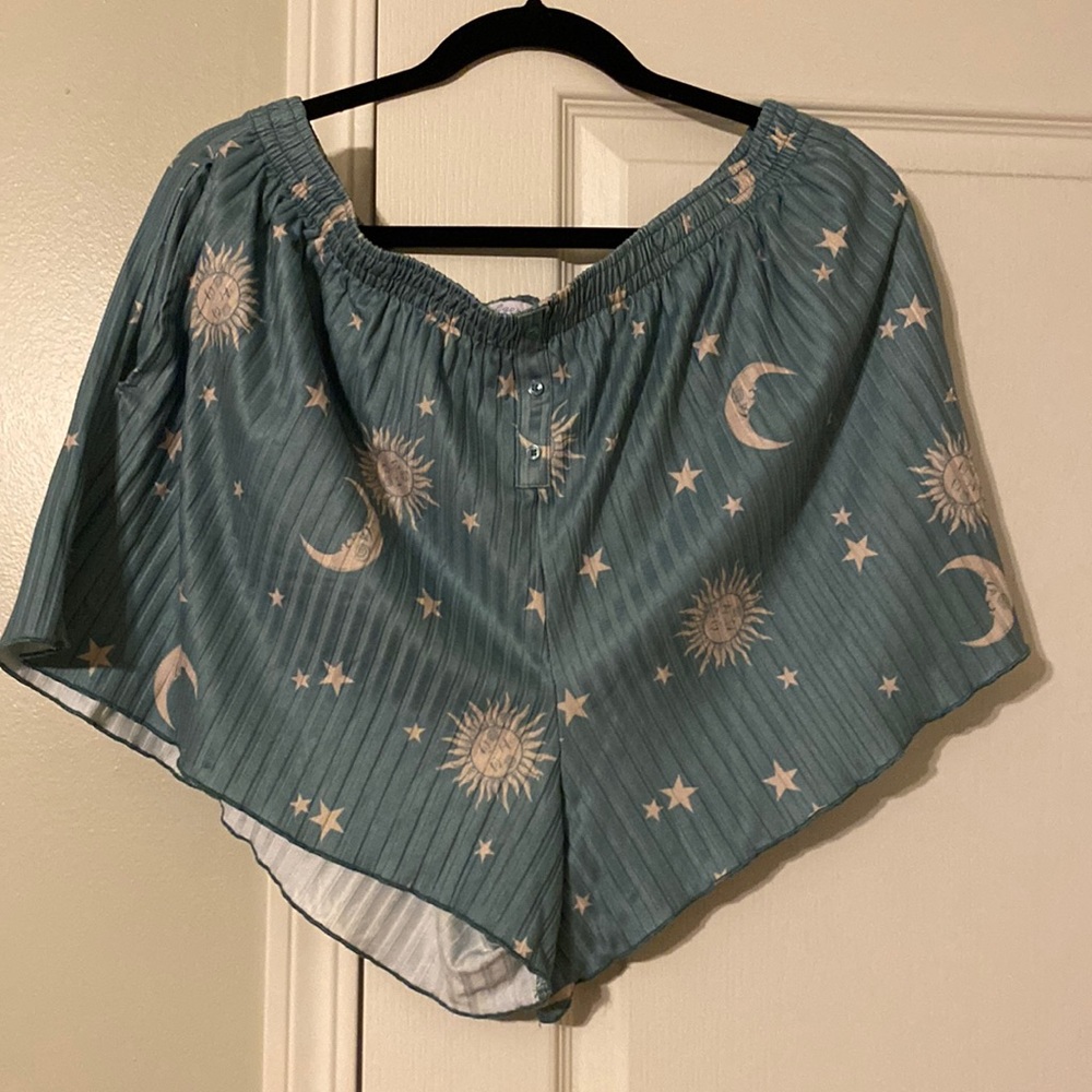 Cute sun/moon pajamas shorts!